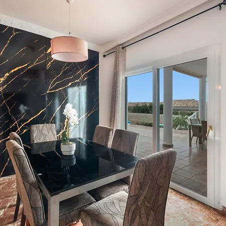 Luxury Vistas Al Mar Адехе