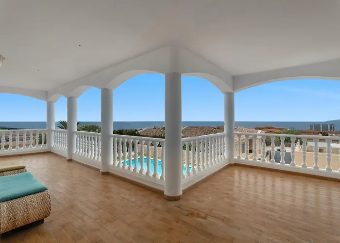 Luxury Vistas Al Mar فيلة