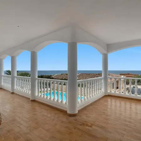 Luxury Vistas Al Mar Villa