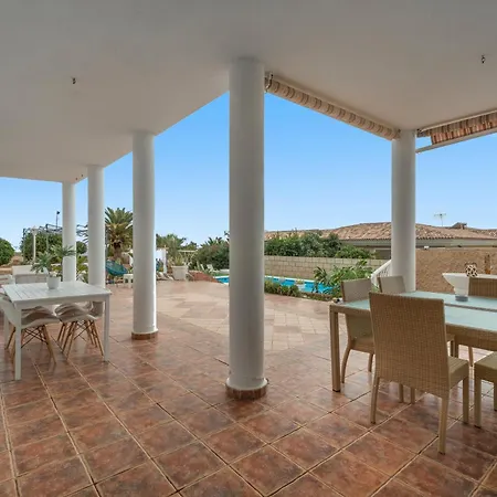 Luxury Vistas Al Mar Villa